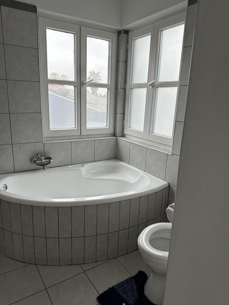 Coastwave Guest House Γουάλβις Μπέι Εξωτερικό φωτογραφία